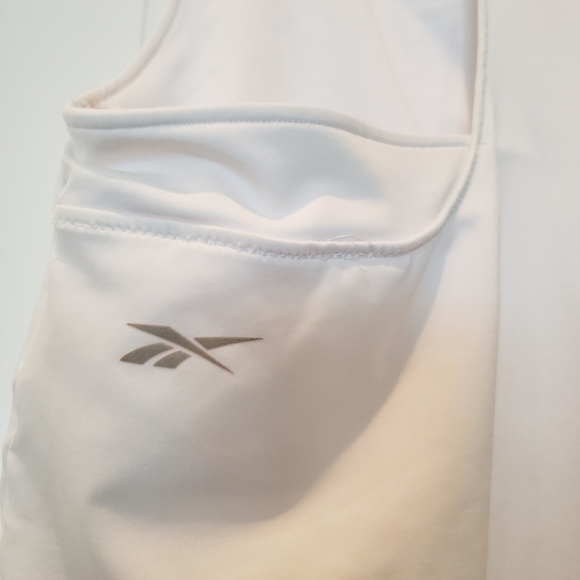 𝅺REEBOK tank top, white with silver reflection trim.  Size Large - Picture 5 of 9